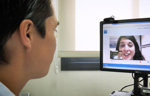 Videollamada en consulta de anestesia. Interlocución con el paciente en tiempo real.